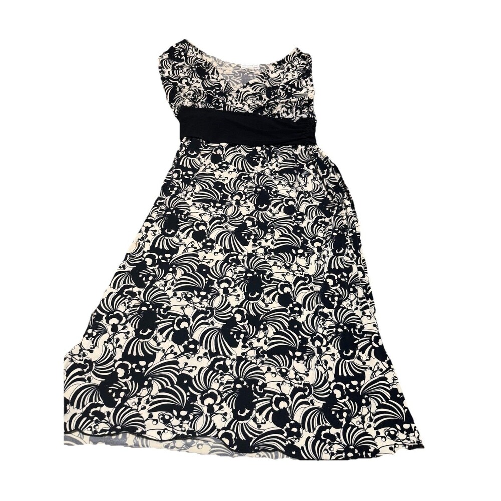 Size M- White House Black Market - Sleeveless Top Dress Black and White Pattern
